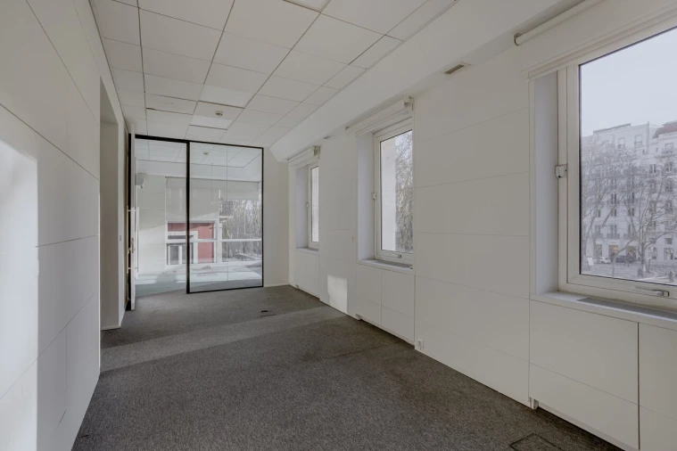 Escritório para Arrendamento em Santo António Foto 11