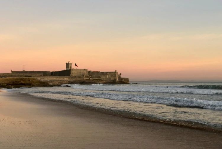 Apartamento T2 para Venda em Carcavelos e Parede Foto 22