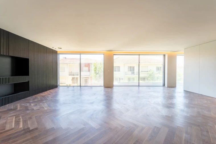 Apartamento T4 para Venda em Lordelo do Ouro e Massarelos Foto 1