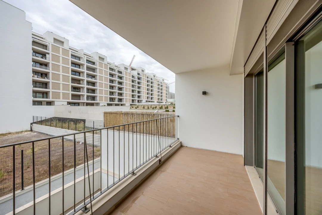 Apartamento T3 para Venda em Santo António dos Cavaleiros e Frielas Foto 2