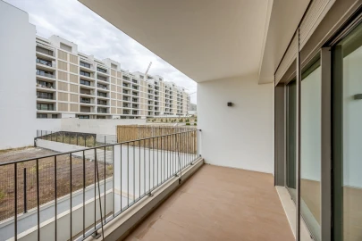 Apartamento T3 para Venda em Santo António dos Cavaleiros e Frielas