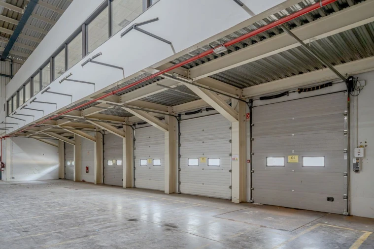 Armazém para Arrendamento em Alverca do Ribatejo e Sobralinho Foto 6