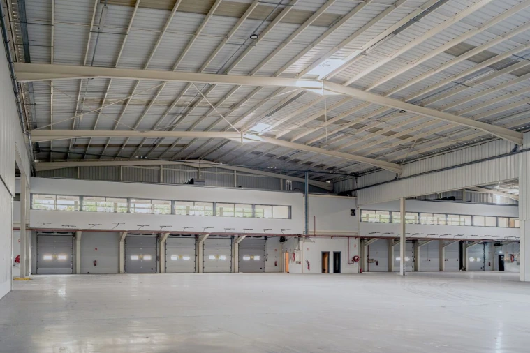 Armazém para Arrendamento em Alverca do Ribatejo e Sobralinho Foto 8