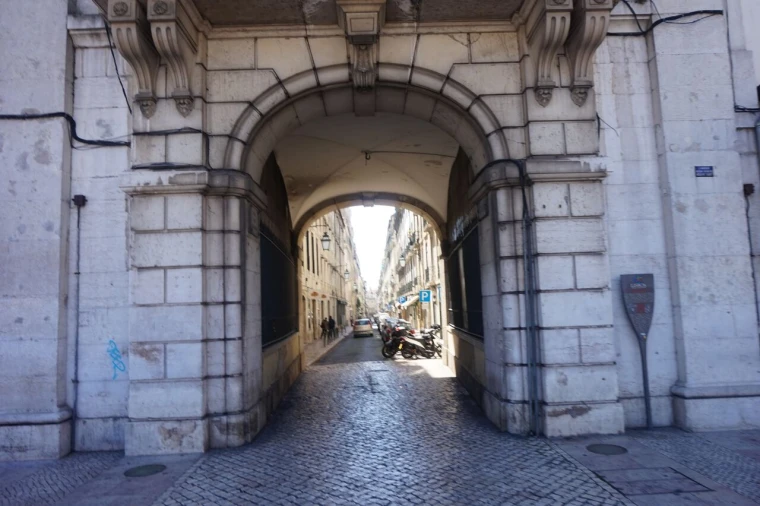 Apartamento T2 para Venda em Arroios Foto 18