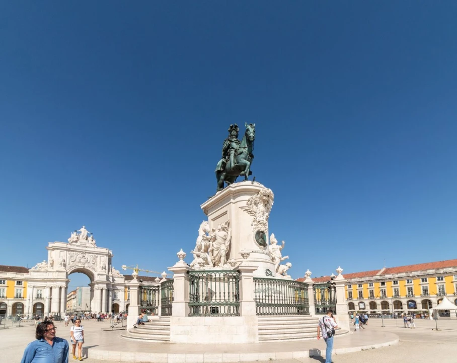 Apartamento T2 para Venda em Arroios Foto 17