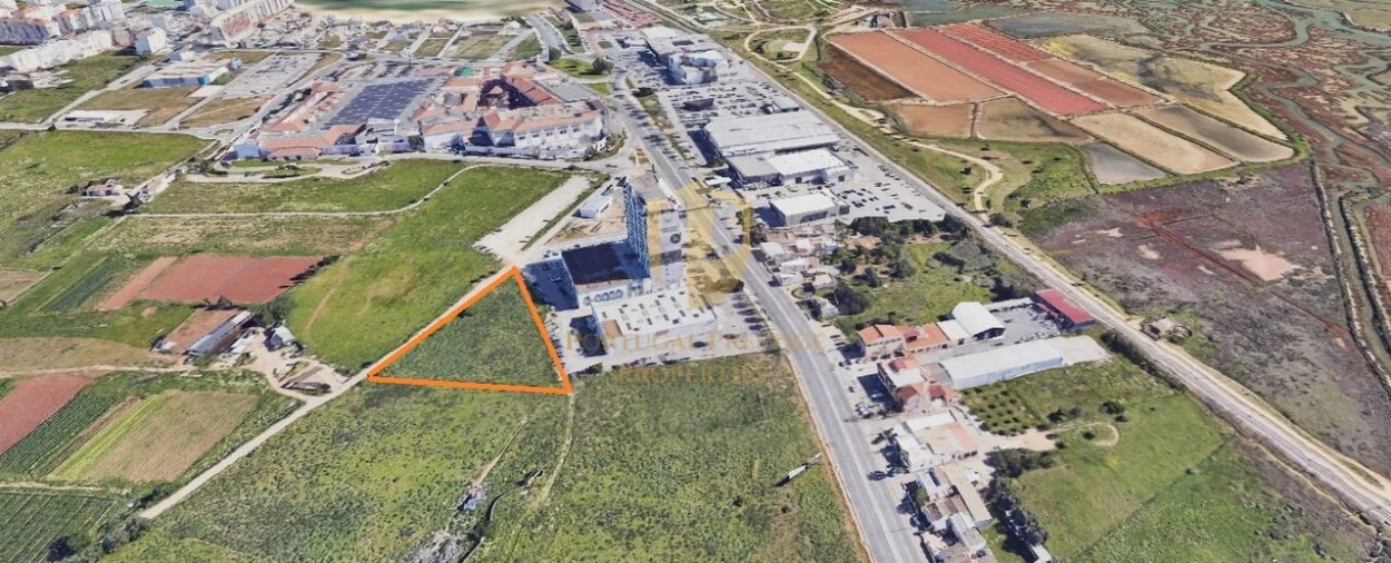 Terreno para Venda em Faro (Sé e São Pedro) Foto 3