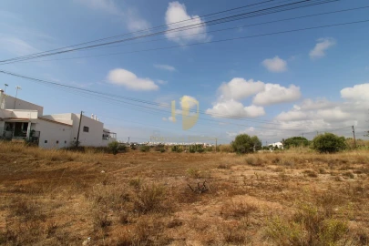 Terreno para Venda em Conceição e Estoi