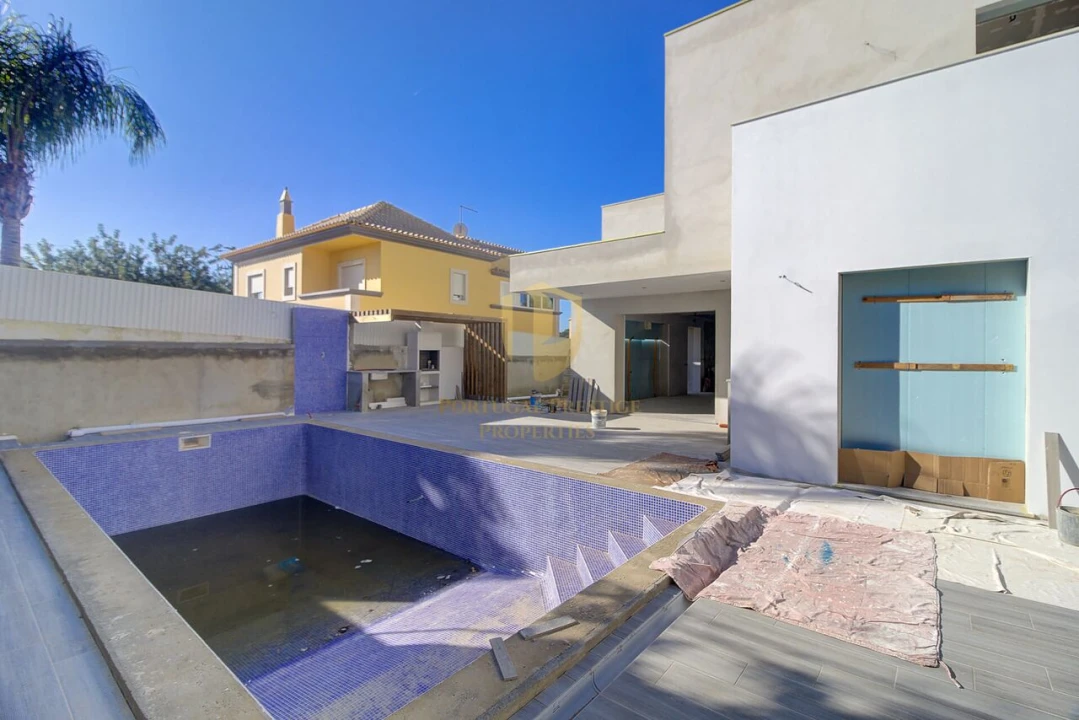 Moradia T4 para Venda em Tavira (Santa Maria e Santiago) Foto 3