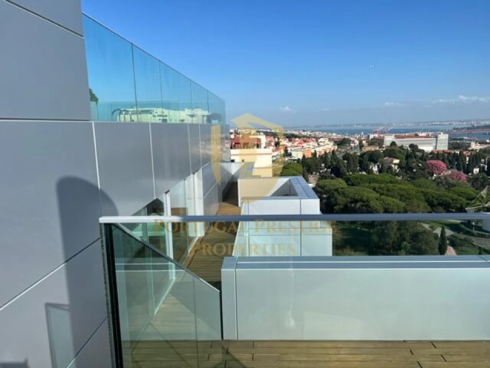Apartamento T4 para Venda em Alcantara Foto 1