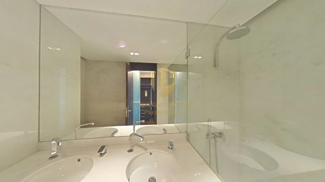 Apartamento T4 para Venda em Alcantara Foto 49