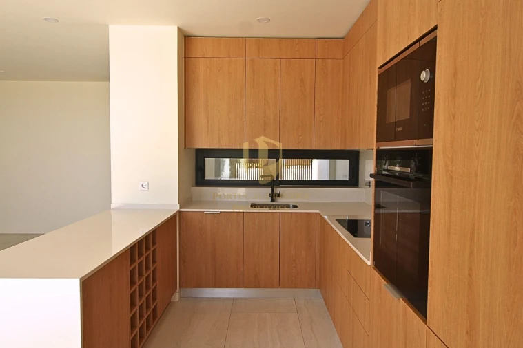 Moradia T4 para Venda em Tavira (Santa Maria e Santiago) Foto 4