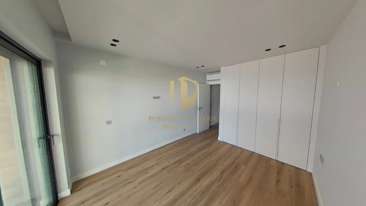 Apartamento T4 para Venda em Faro (Sé e São Pedro) Foto 10