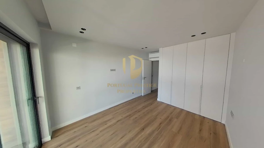 Apartamento T4 para Venda em Faro (Sé e São Pedro) Foto 10