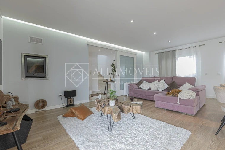 Moradia T4 para Venda em Santo Antonio da Charneca Foto 9