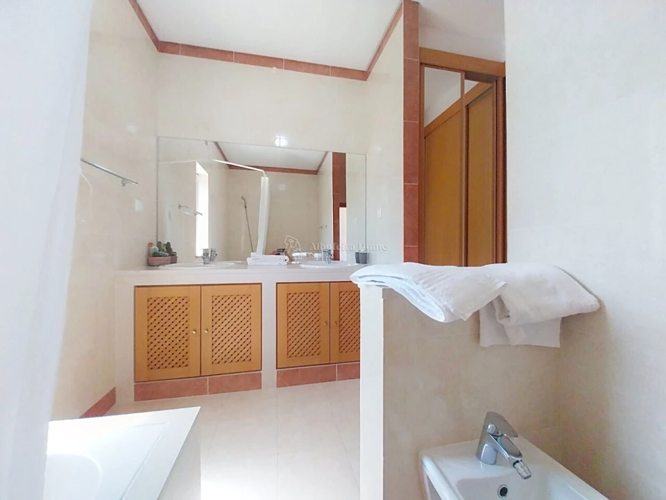 Moradia T4 para Venda em Albufeira e Olhos de Água Foto 22