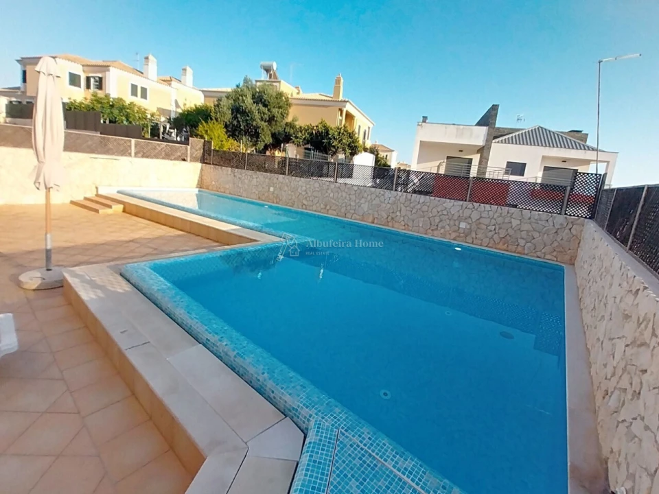 Moradia T4 para Venda em Albufeira e Olhos de Água Foto 3