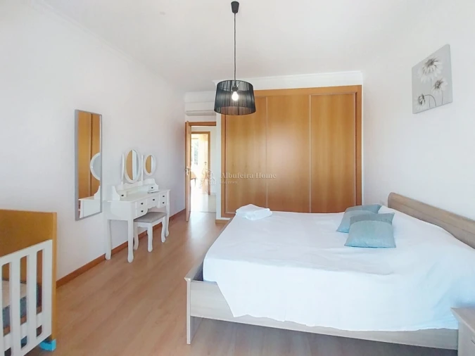 Moradia T4 para Venda em Albufeira e Olhos de Água Foto 9