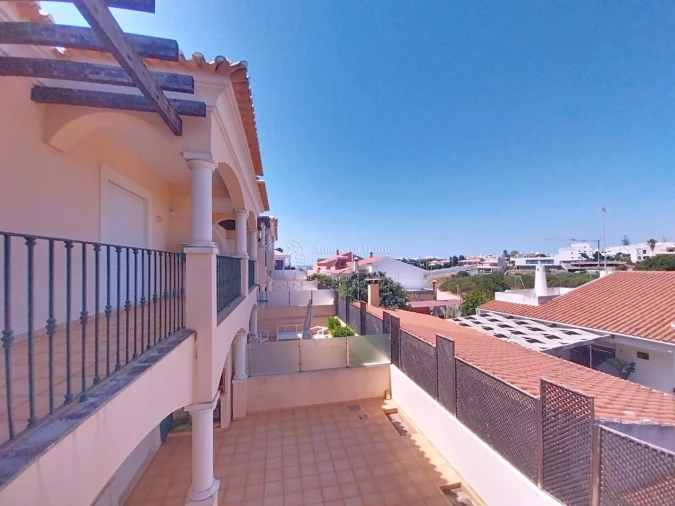 Moradia T4 para Venda em Albufeira e Olhos de Água Foto 10