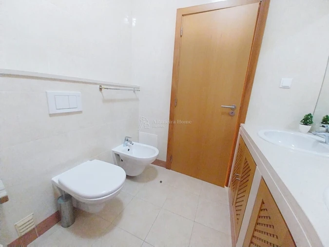 Moradia T4 para Venda em Albufeira e Olhos de Água Foto 19