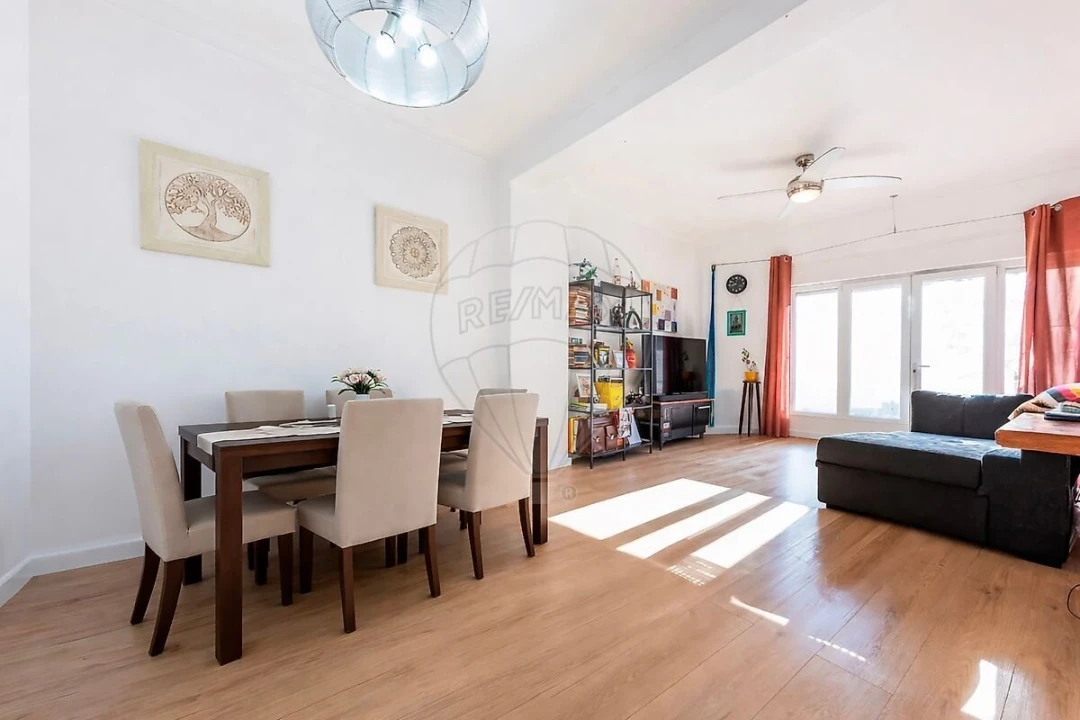 Apartamento T1 para Venda em Almada, Cova da Piedade, Pragal e Cacilhas Foto 1