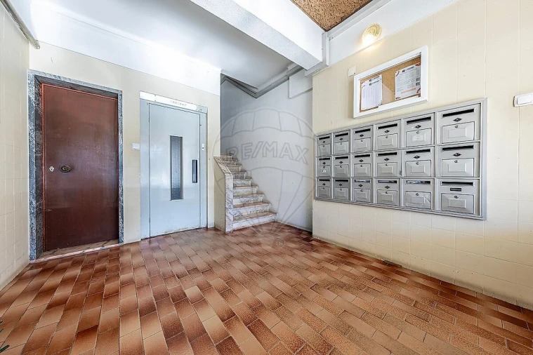 Apartamento T1 para Venda em Almada, Cova da Piedade, Pragal e Cacilhas Foto 11