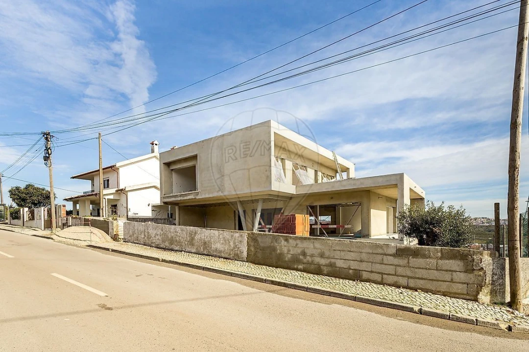 Moradia T5 para Venda em Queluz e Belas Foto 12