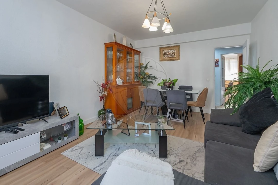 Apartamento T3 para Venda em Póvoa de Santa Iria e Forte da Casa Foto 4