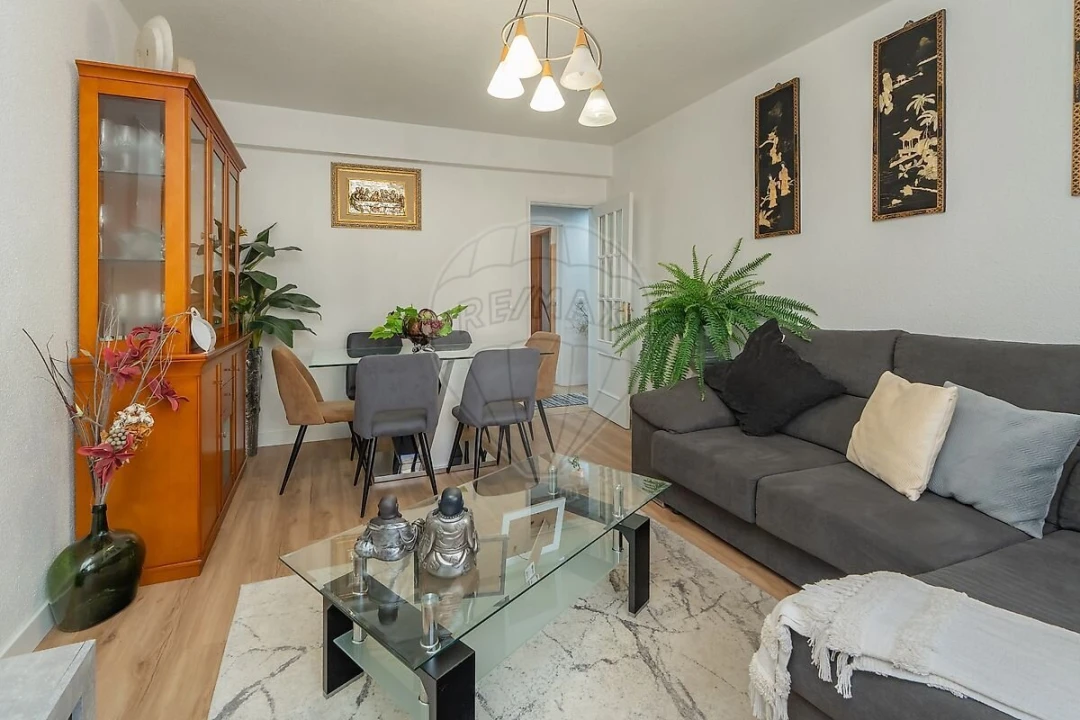 Apartamento T3 para Venda em Póvoa de Santa Iria e Forte da Casa Foto 3