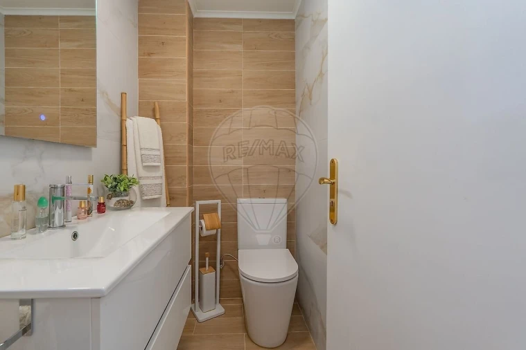 Apartamento T3 para Venda em Póvoa de Santa Iria e Forte da Casa Foto 18