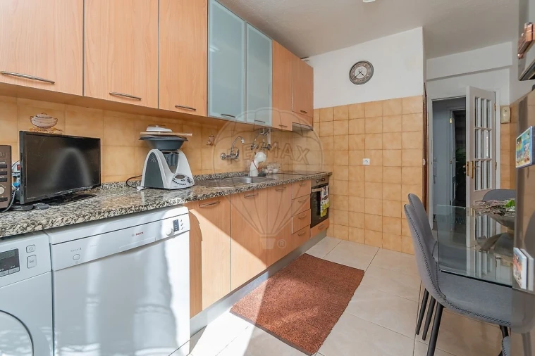 Apartamento T3 para Venda em Póvoa de Santa Iria e Forte da Casa Foto 8