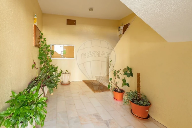 Apartamento T3 para Venda em Póvoa de Santa Iria e Forte da Casa Foto 24