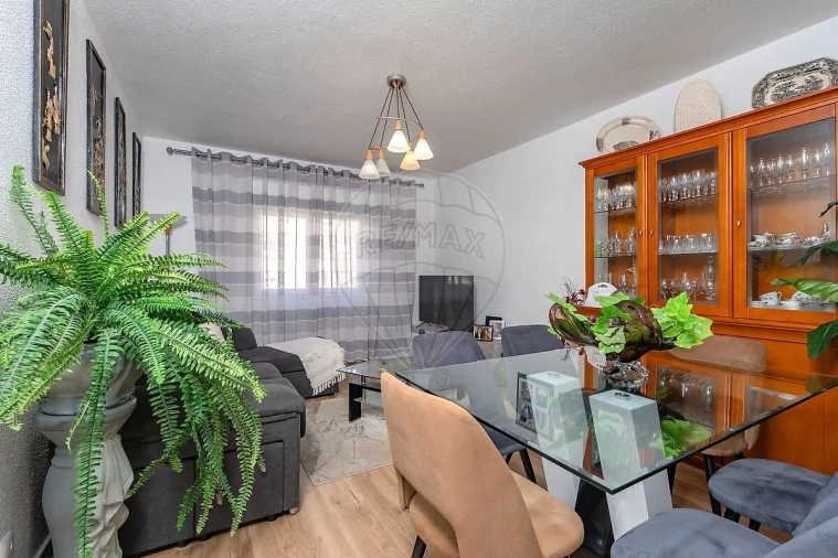 Apartamento T3 para Venda em Póvoa de Santa Iria e Forte da Casa