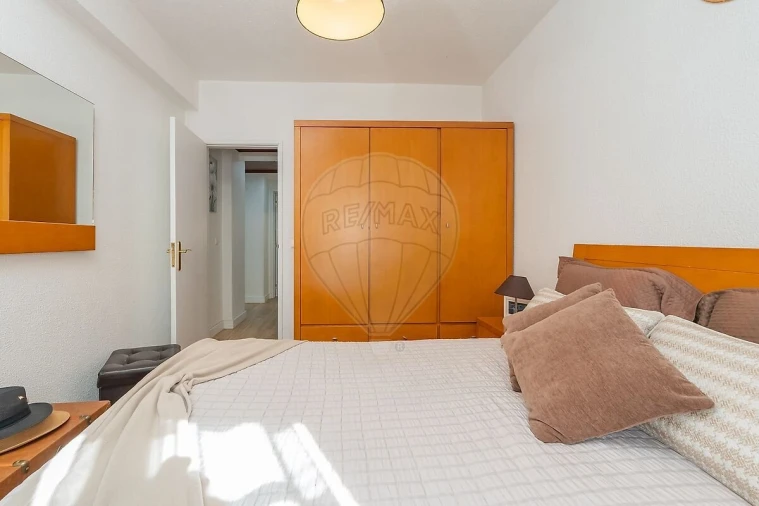 Apartamento T3 para Venda em Póvoa de Santa Iria e Forte da Casa Foto 16