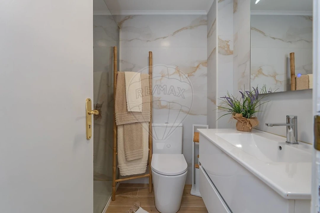 Apartamento T3 para Venda em Póvoa de Santa Iria e Forte da Casa Foto 11