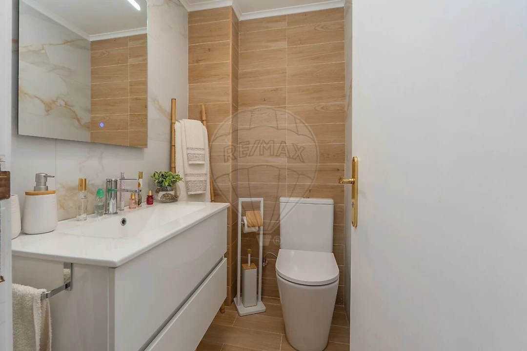 Apartamento T3 para Venda em Póvoa de Santa Iria e Forte da Casa Foto 15