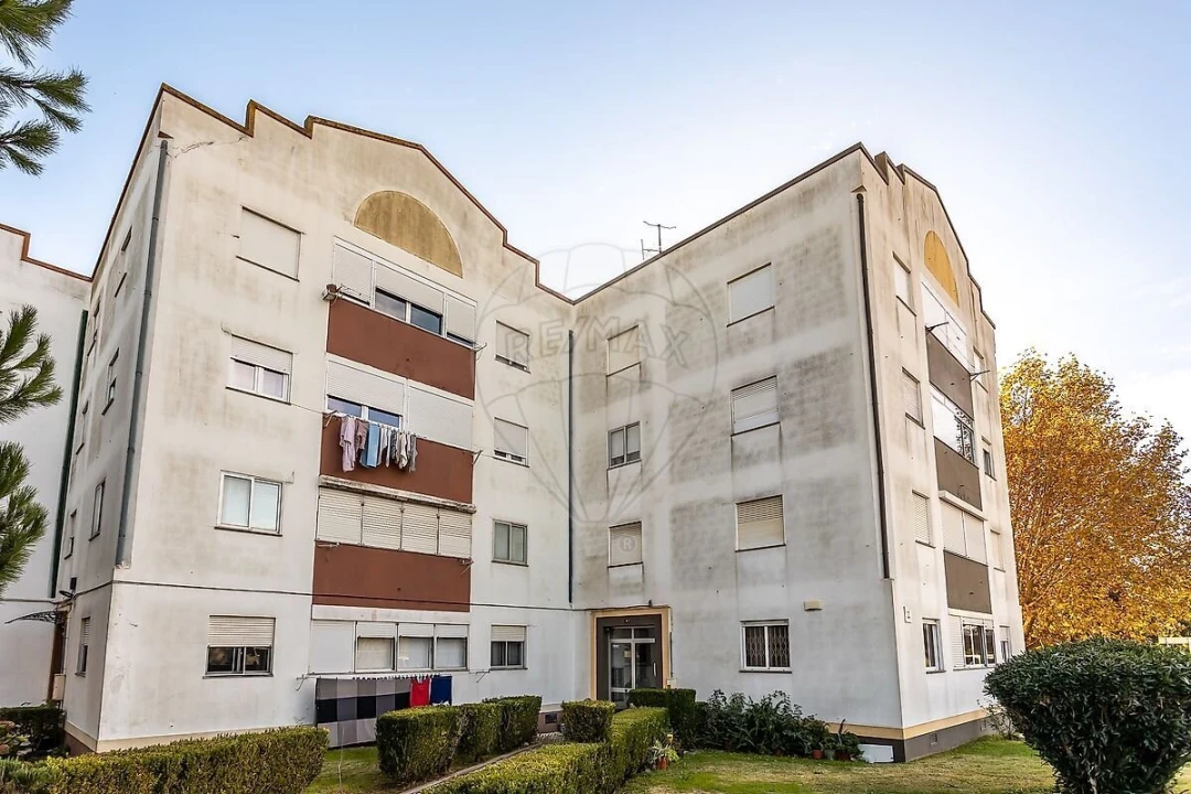 Apartamento T2 para Venda em Camarate, Unhos e Apelação Foto 21