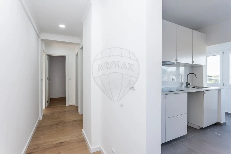 Apartamento T2 para Venda em Camarate, Unhos e Apelação Foto 1