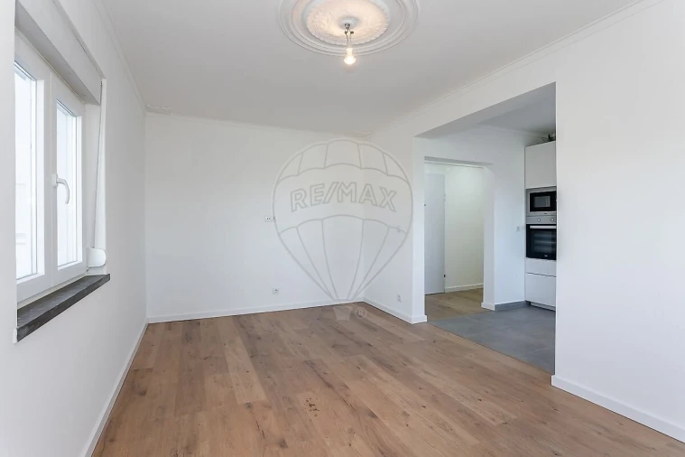 Apartamento T2 para Venda em Camarate, Unhos e Apelação Foto 8