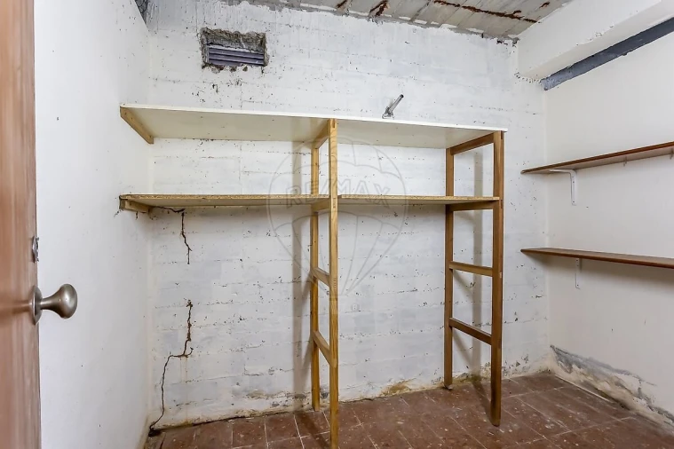 Apartamento T2 para Venda em Camarate, Unhos e Apelação Foto 19