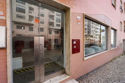 Loja para Venda em Ramada e Caneças