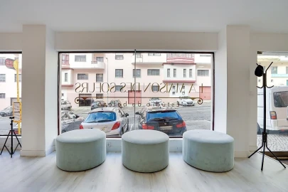 Loja para Venda em Ramada e Caneças