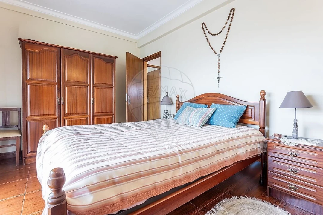 Moradia T5 para Venda em Carnaxide e Queijas Foto 18