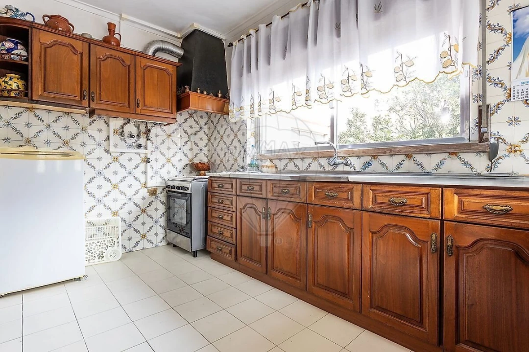 Moradia T5 para Venda em Carnaxide e Queijas Foto 10