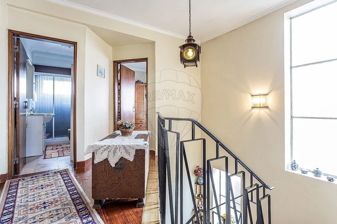 Moradia T5 para Venda em Carnaxide e Queijas Foto 28