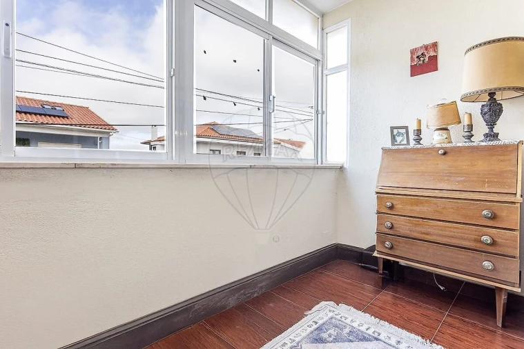 Moradia T5 para Venda em Carnaxide e Queijas Foto 24