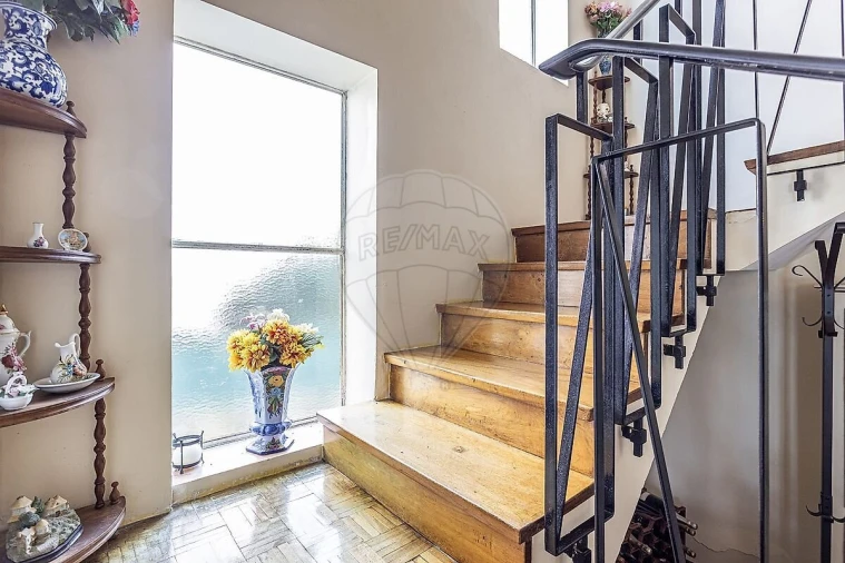 Moradia T5 para Venda em Carnaxide e Queijas Foto 13