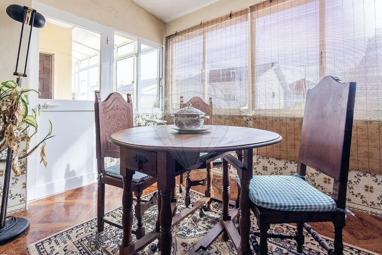 Moradia T5 para Venda em Carnaxide e Queijas Foto 4