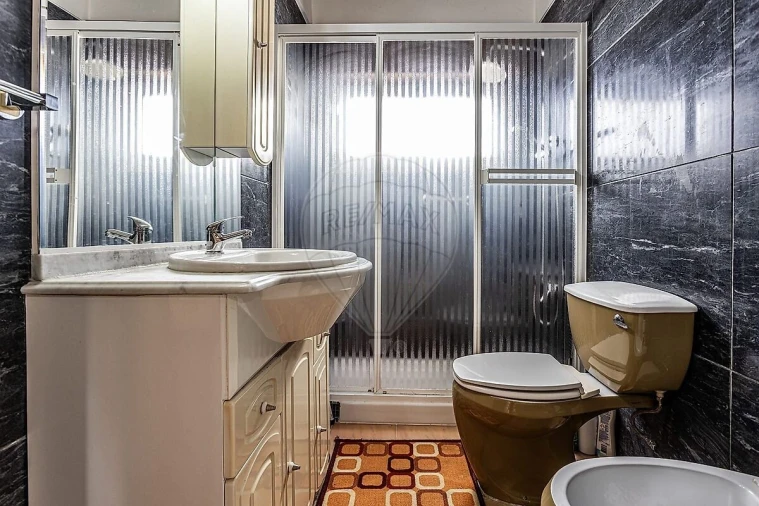 Moradia T5 para Venda em Carnaxide e Queijas Foto 30