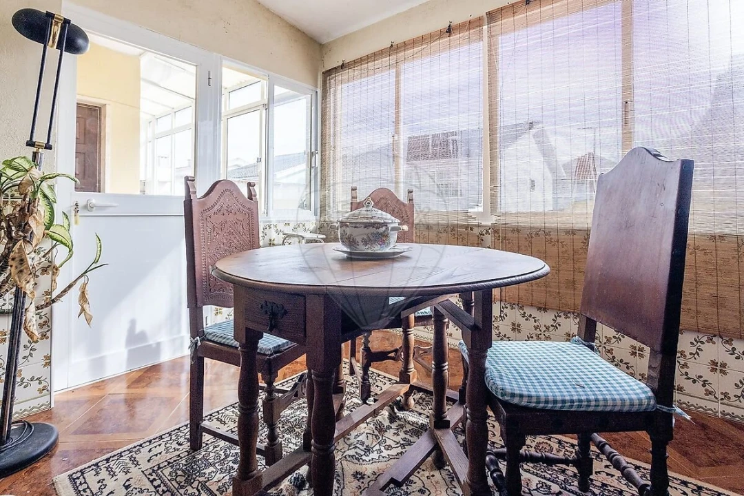 Moradia T5 para Venda em Carnaxide e Queijas Foto 4