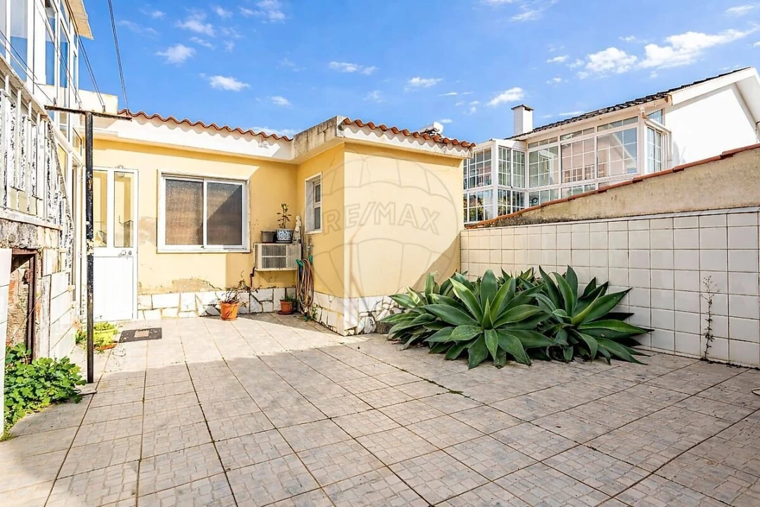 Moradia T5 para Venda em Carnaxide e Queijas Foto 34